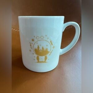 Harry Potter Hogwarts White Mug, changes with hot liquids